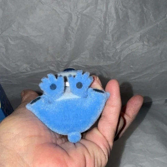 Disney “Hello Stitch” Figure CONFIRMED Behaved! - Picture 4 of 11